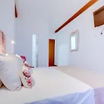 à Dos Reis *